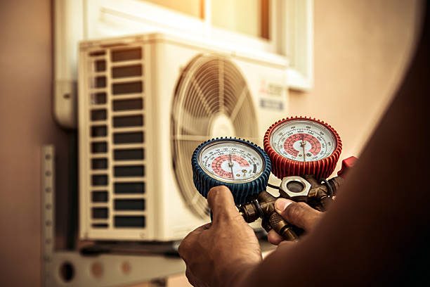 Professional Ac Installation technician working in Palmdale, PA